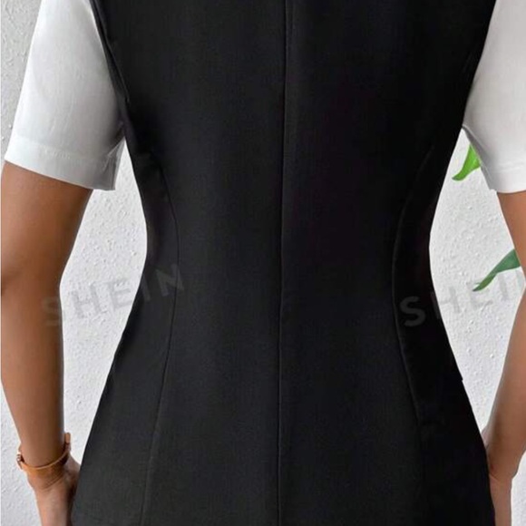 Black and white top - Picture 6 of 8